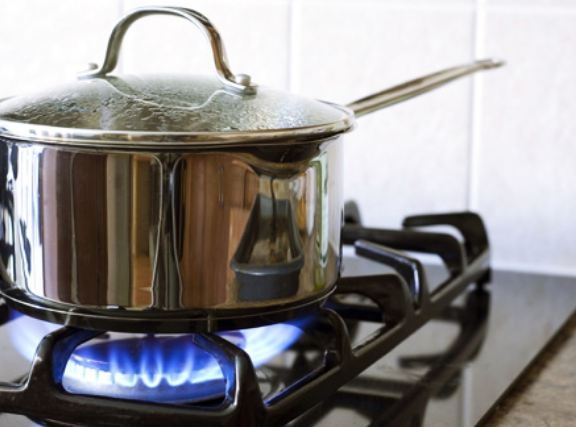 Cẩn trọng trong khi đun nấu bằng bếp gas