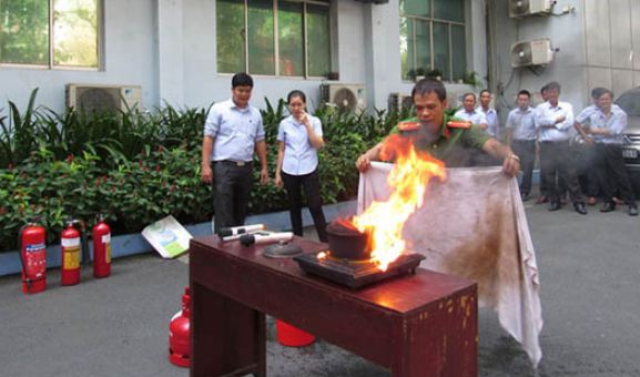 Kỹ thuật dập tắt đám cháy bằng chăn, vải